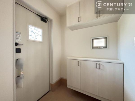 ���� �V���[�Y�{�b�N�X�t���Ȃ̂ŁA���ւ��Еt�����|�������₷���ł��I
�X�b�L���������ւŌ˂��J�����u�ԁA�������̂���S�n������Ԃ��o�}���Ă���܂��B