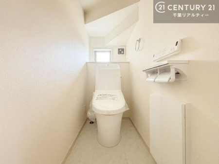 �g�C�� �������֍��ɂ��A�~��͕֍����g�����ł���̂ŗ₽���֍��ɍ��炸�ɍςފ������d�l�ł��I�V���v���ȃJ���[����Ƃ��Ă���̂ŁA������ꂪ���₷���ł��B