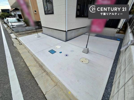 ԏ ԃXy[X2䕪܂IZJhJ[͂AoCN⎩]ԂȂǂuꏊɍ܂B