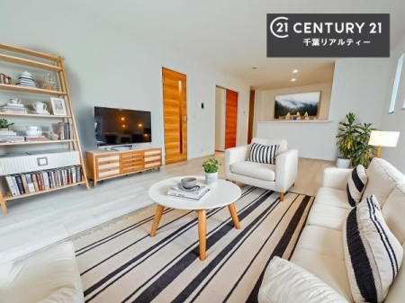 rO ƋCGp[XłBSnǂrO͉ƑRƏW܂܂BƑcR̎ԂłBƑƁAw[Ԃ߂łˁB邭JIȋԂłB