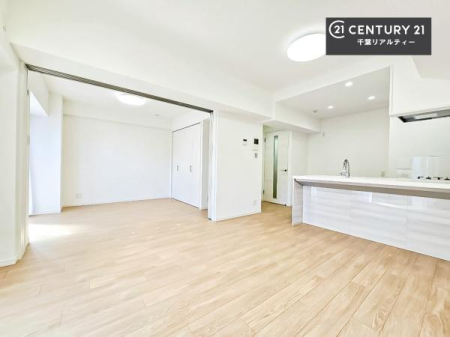 rO 傫ȑ炽Ղ̗z閾邢rOBĴ郊rOŉƑĉ났̎Ԃ߂܂B