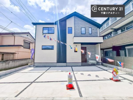 ԏ ԃXy[X3䕪܂IZJhJ[͂AoCN⎩]ԂȂǂuꏊɍ܂B