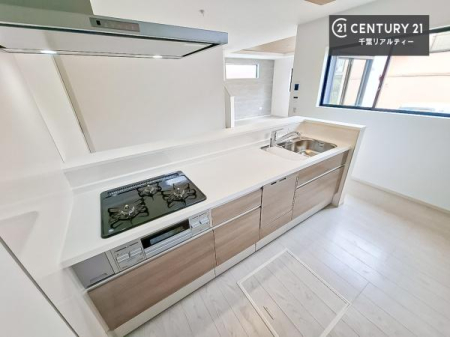 Lb` lC̑ΖʎVXeLb`̗pĂ܂IƑ̃R~jP[VRƑ݌vłB
qlɂڂ͂̂ŊłˁB[͂܂I