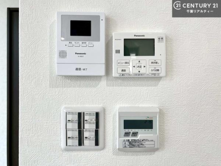 ̑ TVj^[tC^[złql̂ԒȂǂSłˁB
{^ЂƂłC̏ƂƂ̂II[goXB