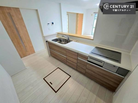 �L�b�`�� ��l�C�̑Ζʎ��V�X�e���L�b�`�����̗p���Ă��܂��I���Ƒ��̃R�~���j�P�[�V���������R�Ƒ�����݌v�ł��B
���q�l�ɂ��ڂ��͂��̂Ŋ������ł��ˁB���[�͂�����܂��I