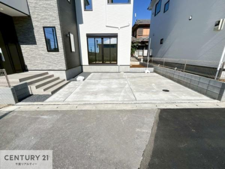 ԏ ԃXy[X2䕪܂IZJhJ[͂AoCN⎩]ԂȂǂuꏊɍ܂B