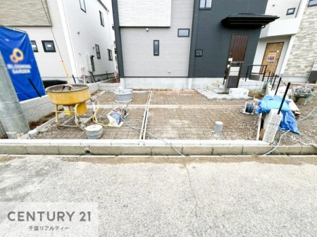 ԏ ԃXy[X2䕪܂IZJhJ[͂AoCN⎩]ԂȂǂuꏊɍ܂B