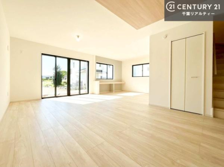 rO LX_CjOXy[XI肨HB΂yԂ߂܂BX̔܂I