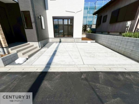 ԏ ԃXy[X2䕪܂IZJhJ[͂AoCN⎩]ԂȂǂuꏊɍ܂B