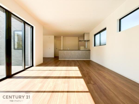 rO 傫ȑ炽Ղ̗z閾邢rOBĴ郊rOŉƑĉ났̎Ԃ߂܂B