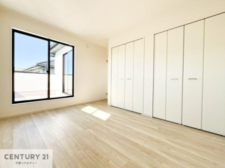 Q [Xy[XĂ܂IXbLڂ鎖ł܂ˁB
ƋI΂ȂVvȃfUCׁ̈AƋI΂Cɓ̋ԍ肪łłˁB