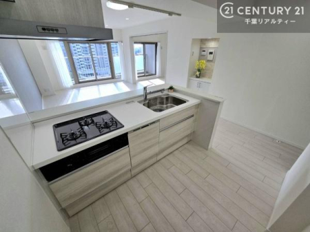 Lb` lC̑ΖʎVXeLb`̗pĂ܂IƑ̃R~jP[VRƑ݌vłB
qlɂڂ͂̂ŊłˁBLXgĉKɍƂi݂܂B