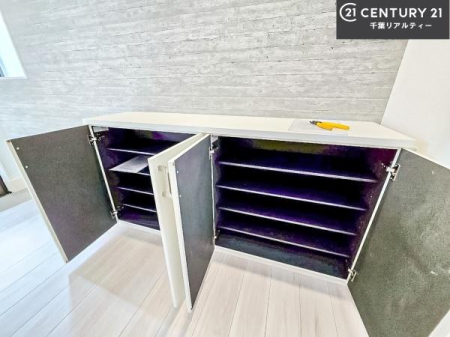  V[Y{bNXtȂ̂ŁAւЕt|₷łI
XbLւŌ˂JuԁÂSnԂo}Ă܂B
