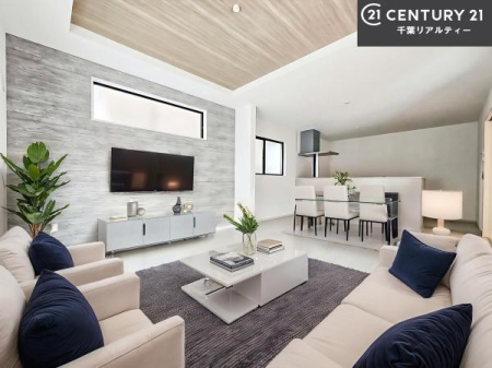 rO ƋCGp[XłBSnǂrO͉ƑRƏW܂܂BƑcR̎ԂłBƑƁAw[Ԃ߂łˁB邭JIȋԂłB