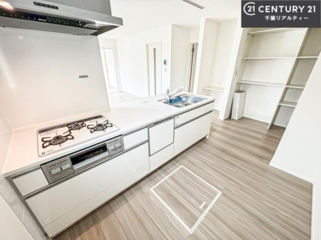 Lb` Ƃ₷VXeLb`łI[tĂ̂ŁAXy[XɕuȂčςނ̂ŁALXgāAKɍƂł܂I