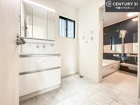 ʑEʏ Oʋdl̐ʏ́AgȂ݂₷I͎[ɂȂĂ܂BhC[₨ϓЕt̂ŐʑXbLƌ邱Ƃo܂I