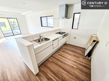 Lb` lC̑ΖʎVXeLb`̗pĂ܂IƑ̃R~jP[VRƑ݌vłB
qlɂڂ͂̂ŊłˁBLXgĉKɍƂi݂܂I