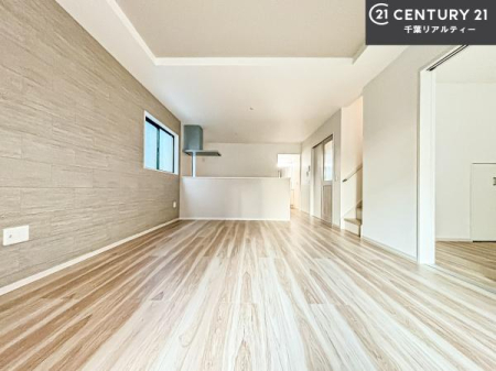 rO SnǂrO͉ƑRƏW܂܂BƑcR̎ԂłBƑƁAw[Ԃ߂łˁB邭JIȋԂłB