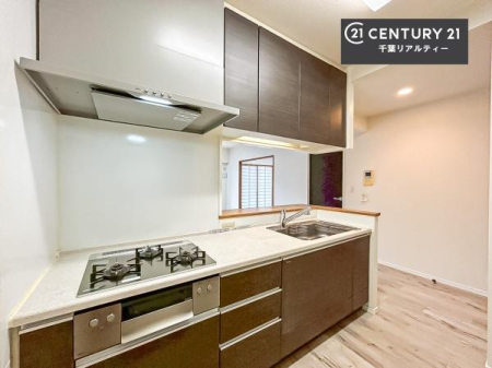 Lb` lC̑ΖʎVXeLb`̗pĂ܂IƑ̃R~jP[VRƑ݌vłB
qlɂڂ͂̂ŊłˁB[͂܂I