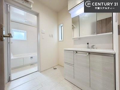 ʑEʏ Ƃʑ́A|₷łI
ӂʏ͋CłˁI