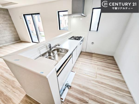 Lb` lC̑ΖʎVXeLb`̗pĂ܂IƑ̃R~jP[VRƑ݌vłB
qlɂڂ͂̂ŊłˁBLXgĉKɍƂi݂܂I