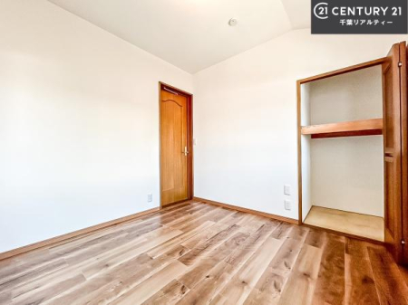 rOȊŐ 邭ʂ̗ǂłBuVvvɃfUCꂽBRx̂ŉƋ⃌CAEgłD݂̋Ԃnグ܂B