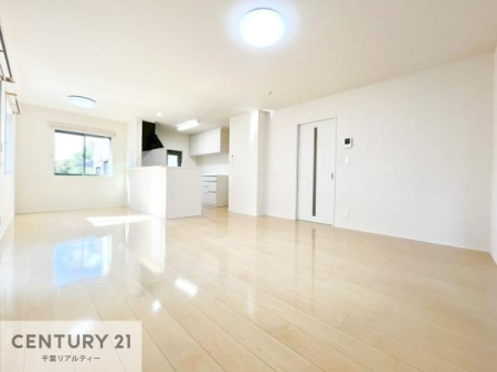 rO ؂ȉƑW܂邩炱LDKɂ͂肽B
qCɏ΂Ȃ瑖ĂpuLƂɂėǂvƎvuԂłB