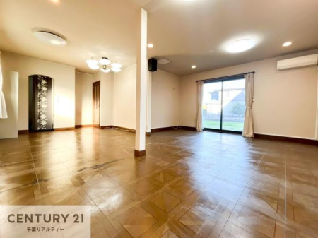 rO LX_CjOXy[XI肨HB΂yԂ߂܂BX̔܂I