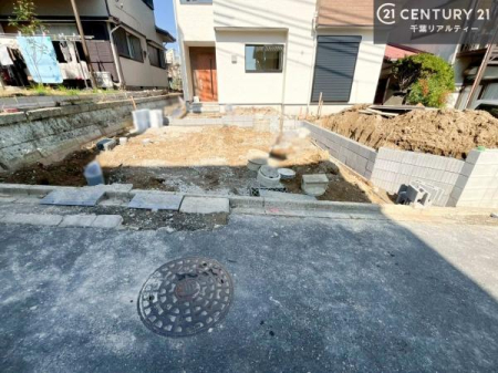 ԏ ԃXy[X2䕪܂IZJhJ[͂AoCN⎩]ԂȂǂuꏊɍ܂B