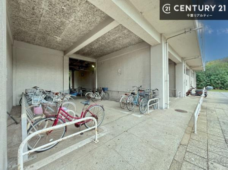 ̑p ֏ꊮŁAq܂̎]ԂʋΗp̎]ԂSĒu܂BƑɂꂵ֗ȐݔłB