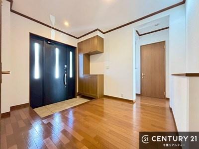  ւ̃V[Y{bNX́A[͗ǍDŌC萮ł邾łȂA㕔IƂĊp\BCɓ̏O[u΁Aq}邨ȋԂɎdオ܂