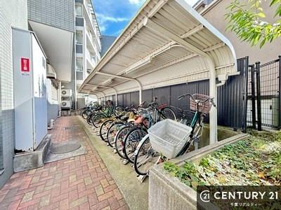 ̑p ֏ꊮŁAq܂̎]ԂʋΗp̎]ԂSĒu܂BƑɂꂵ֗ȐݔłB