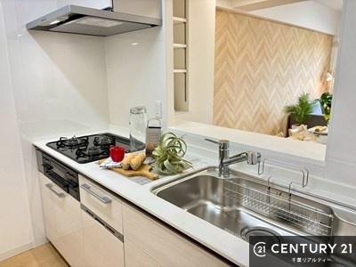 Lb` lC̑ΖʎVXeLb`̗pĂ܂IƑ̃R~jP[VRƑ݌vłB
qlɂڂ͂̂ŊłˁBLXgĉKɍƂi݂܂B