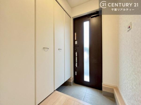 ���� �V���[�Y�{�b�N�X�t���Ȃ̂ŁA���ւ��Еt�����|�������₷���ł��I
�X�b�L���������ւŌ˂��J�����u�ԁA�������̂���S�n������Ԃ��o�}���Ă���܂��B