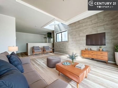 rO ƋCGp[XłBSnǂrO͉ƑRƏW܂܂BƑcR̎ԂłBƑƁAw[Ԃ߂łˁB邭JIȋԂłB