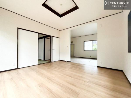 rO LXrO_CjOXy[XI肨HB΂yԂ߂܂BX̔܂I
zVЕt֗łI