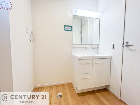 \z}() t̖邢ʎłICɓւłĐɕۂƂł܂IRނ̂łς̎dオǂȂ܂ˁIidlj