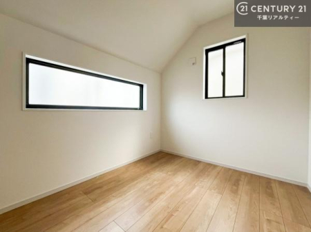 [ pi⏬XbLЂÂXy[XB
炵₷lHvl܂Ă܂B