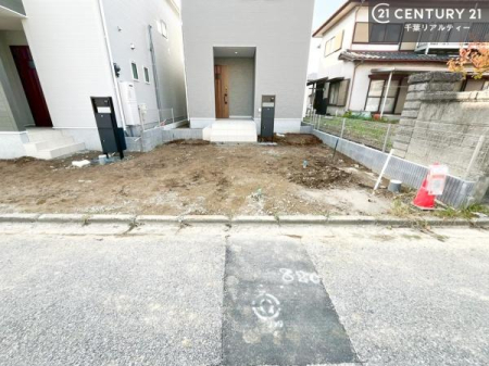 ԏ ԃXy[X2䕪܂IZJhJ[͂AoCN⎩]ԂȂǂuꏊɍ܂B