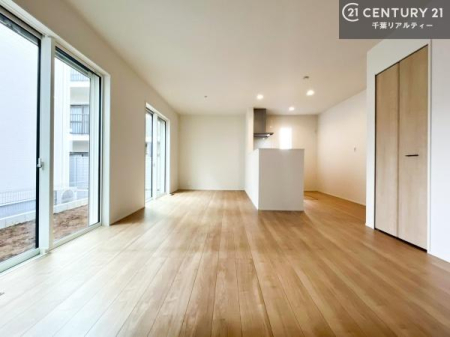 rO ؂ȉƑW܂邩炱LDKɂ͂肽B
qCɏ΂Ȃ瑖ĂpuLƂɂėǂvƎvuԂłB