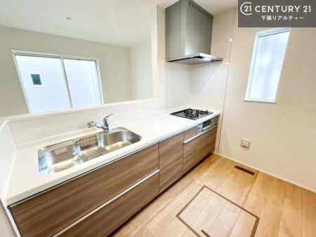 Lb` lC̑ΖʎVXeLb`̗pĂ܂IƑ̃R~jP[VRƑ݌vłB
qlɂڂ͂̂ŊłˁBLXgĉKɍƂi݂܂B