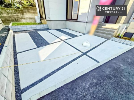 ԏ ԃXy[X2䕪܂IZJhJ[͂AoCN⎩]ԂȂǂuꏊɍ܂B