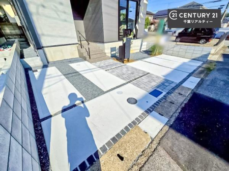 ԏ ԃXy[X2䕪܂IZJhJ[͂AoCN⎩]ԂȂǂuꏊɍ܂B