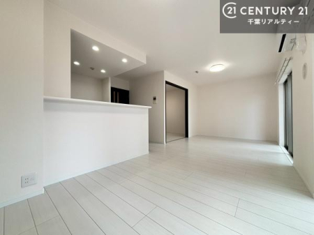 rO SnǂrO͉ƑRƏW܂܂BƑcR̎ԂłBƑƁAw[Ԃ߂łˁB邭JIȋԂłB