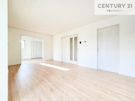 rO ؂ȉƑW܂邩炱LDKɂ͂肽B
qCɏ΂Ȃ瑖ĂpuLƂɂėǂvƎvuԂłB