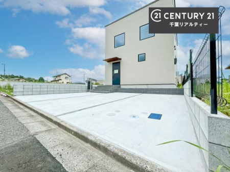 ԏ ԃXy[X2䕪܂IZJhJ[͂AoCN⎩]ԂȂǂuꏊɍ܂B