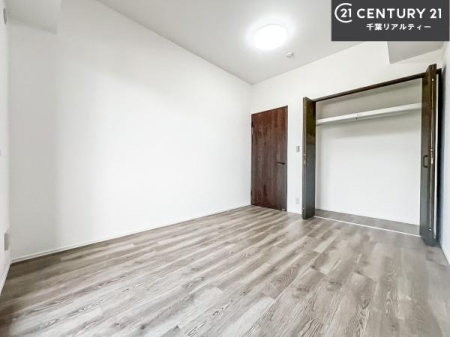 q [Xy[XĂ܂IXbLڂ鎖ł܂ˁB
ƋI΂ȂVvȃfUCׁ̈AƋI΂Cɓ̋ԍ肪łłˁB