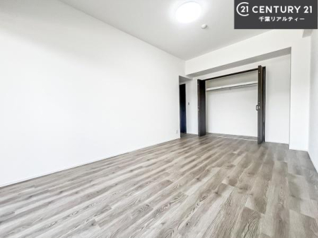 q [Xy[XĂ܂IXbLڂ鎖ł܂ˁB
ƋI΂ȂVvȃfUCׁ̈AƋI΂Cɓ̋ԍ肪łłˁB