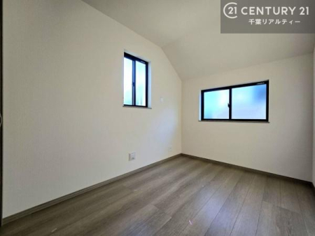 �m�� �S�������Q�ʍ̌��ŁA�ǂ̂����������邭�J���I�B���R���������Ղ����A�����͏Ɩ����炸�ŉ߂����܂��B�܂��A���ʂ����ǂ����߁A���K�ŐS�n�悢�Z��Ԃ��������Ă��܂��B