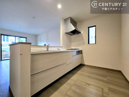 �L�b�`�� ��Ƃ肠�钲���X�y�[�X�ō�Ƃ����₷�����K�ȃL�b�`���ł��I
���q�l�ƈꏏ�ɂ��َq������y���߂�L�X�X�y�[�X�ł��B�y�����������ԂɂȂ肻���ł��ˁI